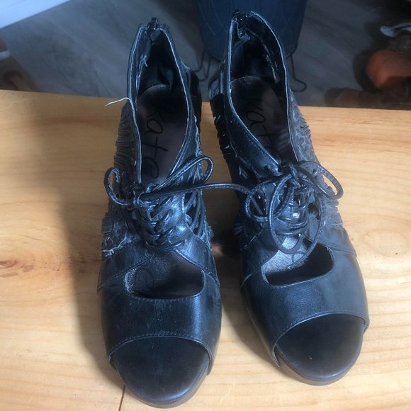 Cage Booties - Picture 2 of 5